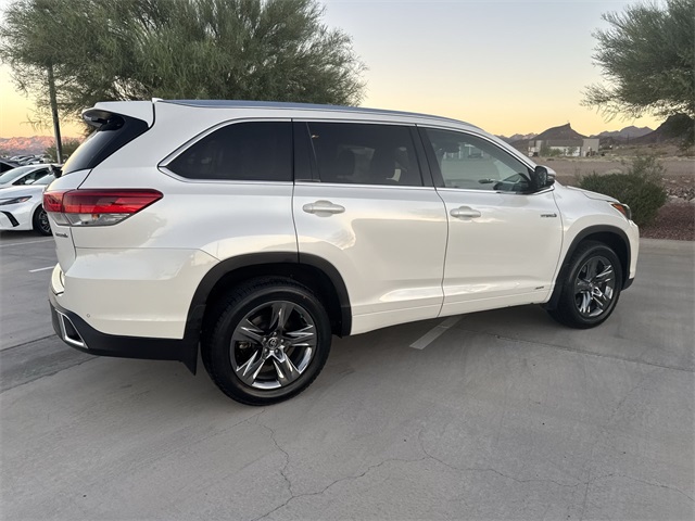 2018 Toyota Highlander Hybrid Limited Platinum photo 3