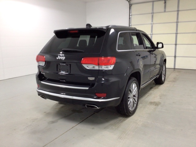2017 Jeep Grand Cherokee Summit photo 4
