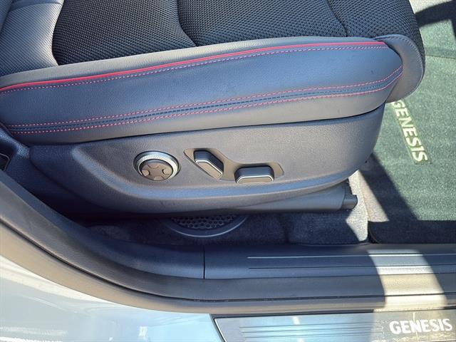 2025 Genesis GV70 2.5T Standard photo 10