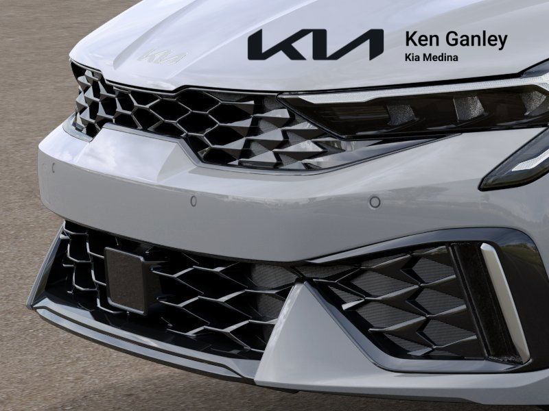 2026 Kia K5 GT-Line photo 9