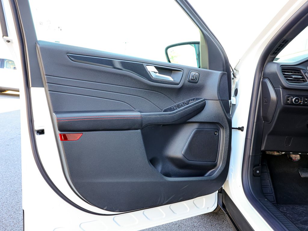 2025 Ford Escape ST-Line Select photo 21