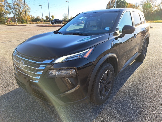 2024 Nissan Rogue SV photo 2