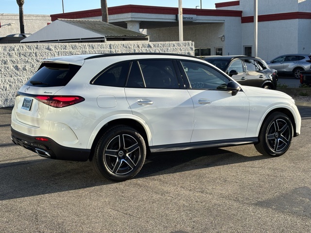 2026 Mercedes Benz GLC 300 4MATIC photo 3
