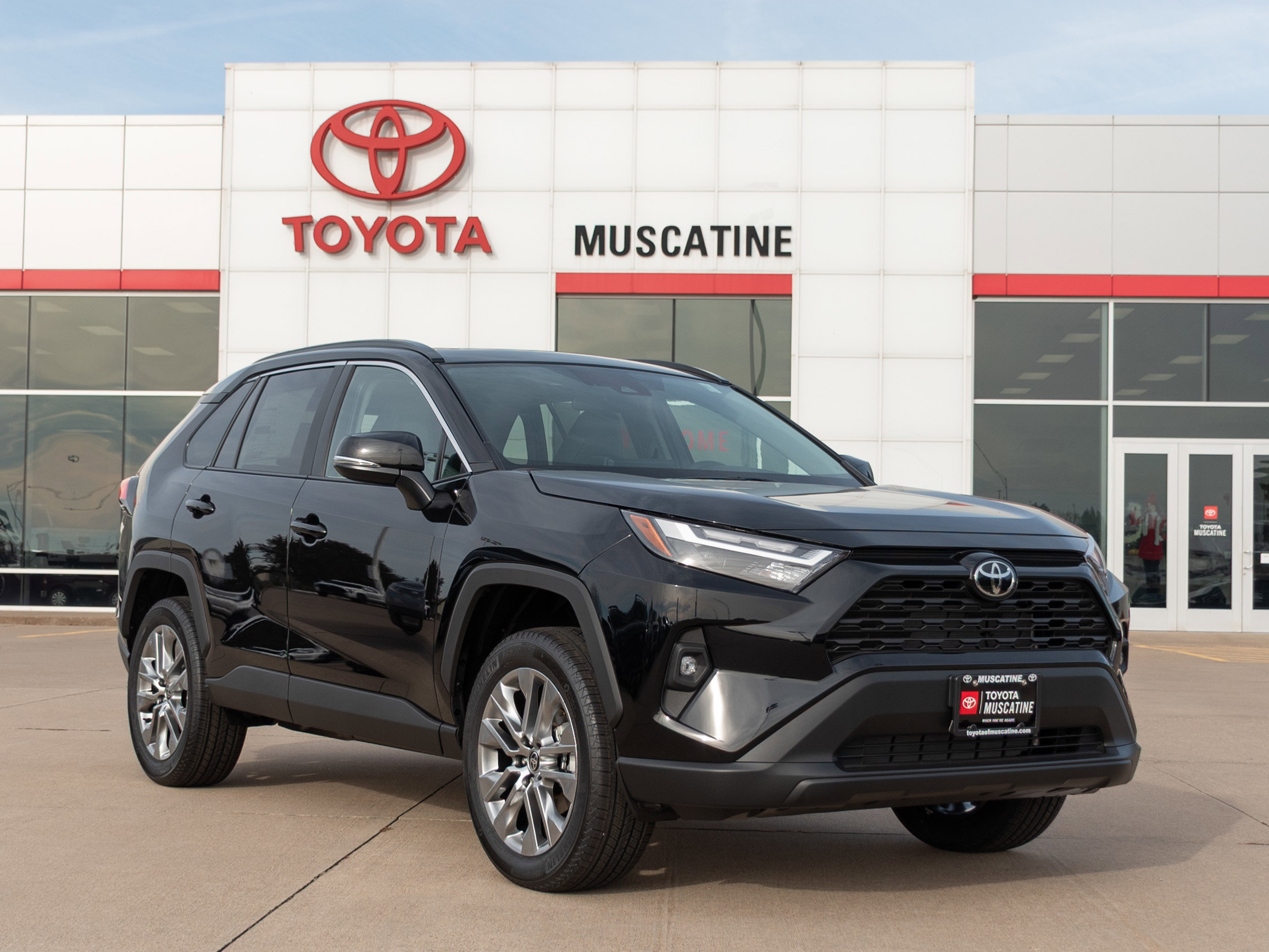 2025 Toyota RAV4 XLE Premium's photo