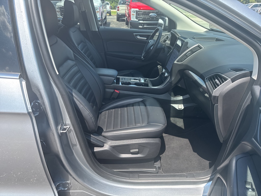 2024 Ford Edge SEL photo 4