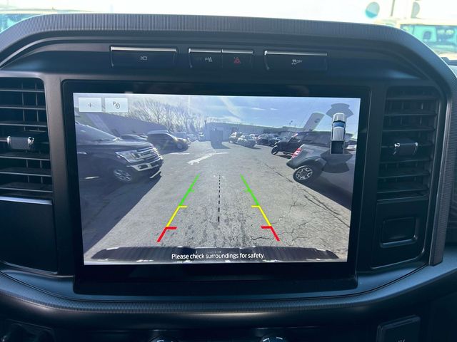 2023 Ford F-150 Platinum photo 17