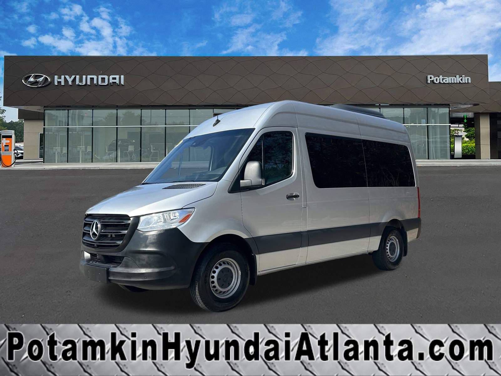 2024 Mercedes-Benz Sprinter Passenger Van Base's photo