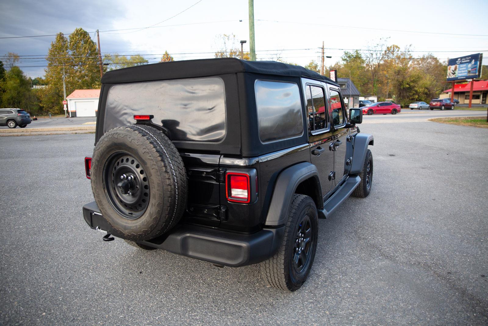 2018 Jeep Wrangler Unlimited Sport S photo 3