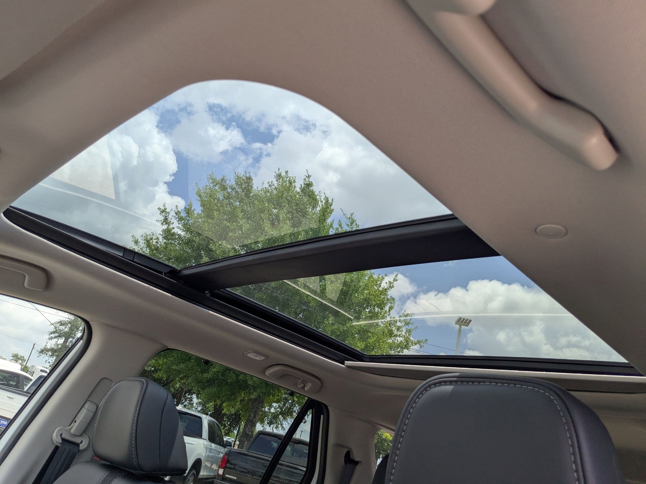2025 Honda Pilot Touring photo 9