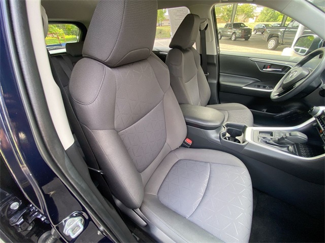 2021 Toyota RAV4 XLE photo 15