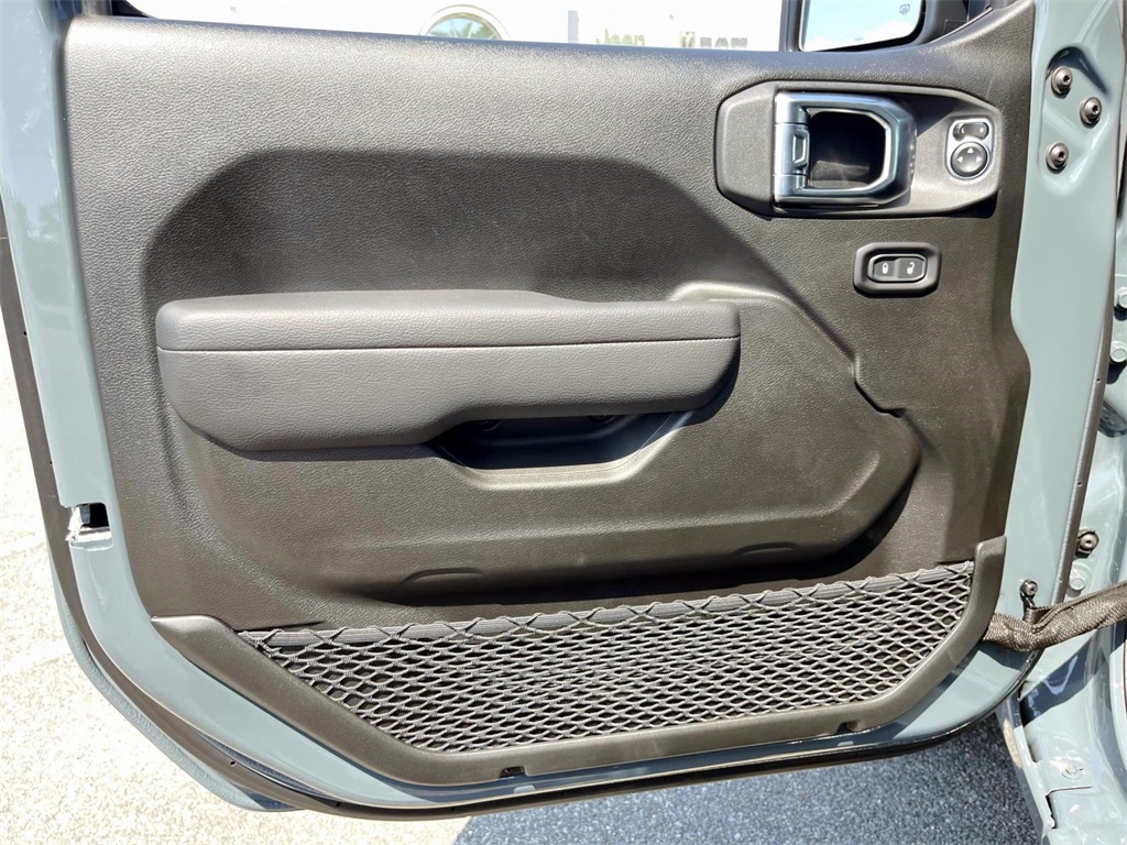 2025 Jeep Wrangler Sport S photo 10