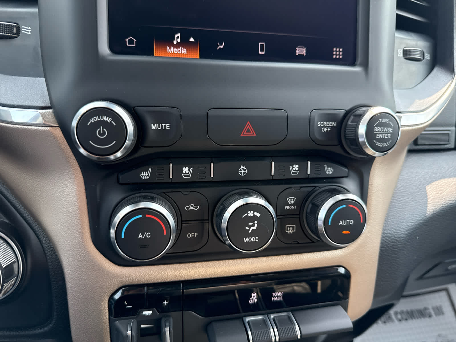 2022 Ram 1500 Laramie photo 31