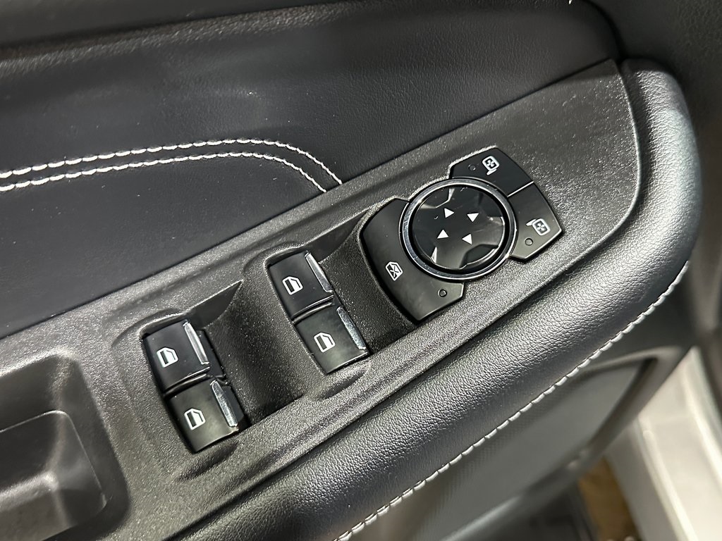 2023 Ford Edge Titanium photo 13