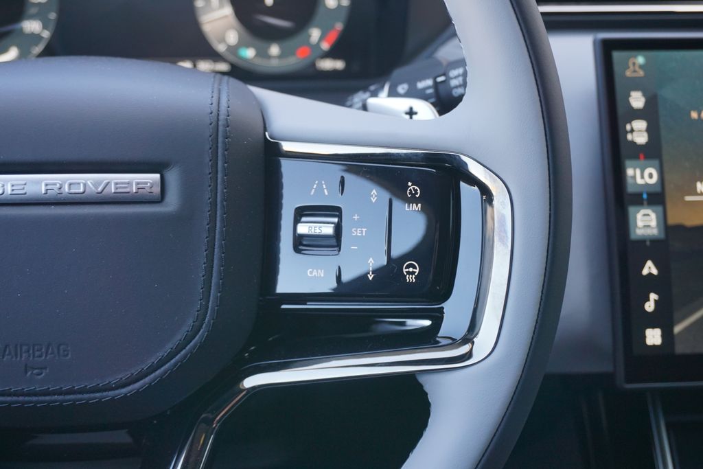 2026 Land Rover Range Rover Velar SE photo 22