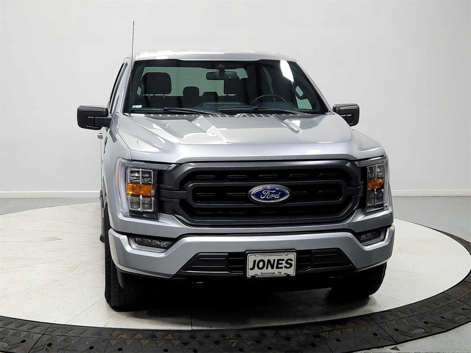 2023 Ford F-150 XLT photo 2