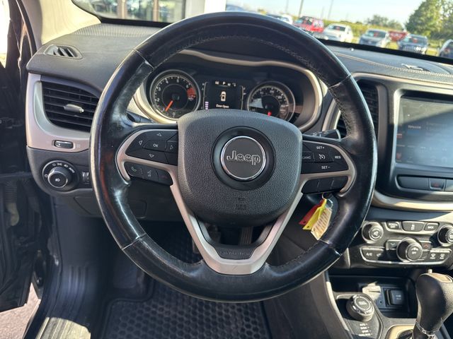2016 Jeep Cherokee Latitude photo 13