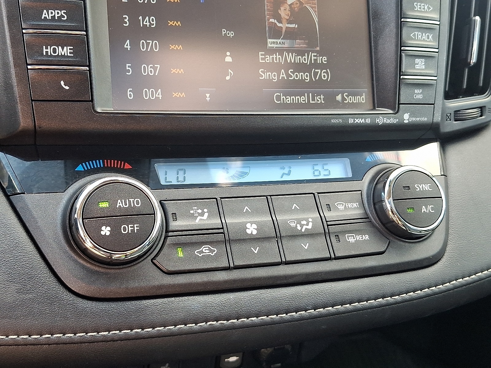 2017 Toyota RAV4 Hybrid Limited photo 14