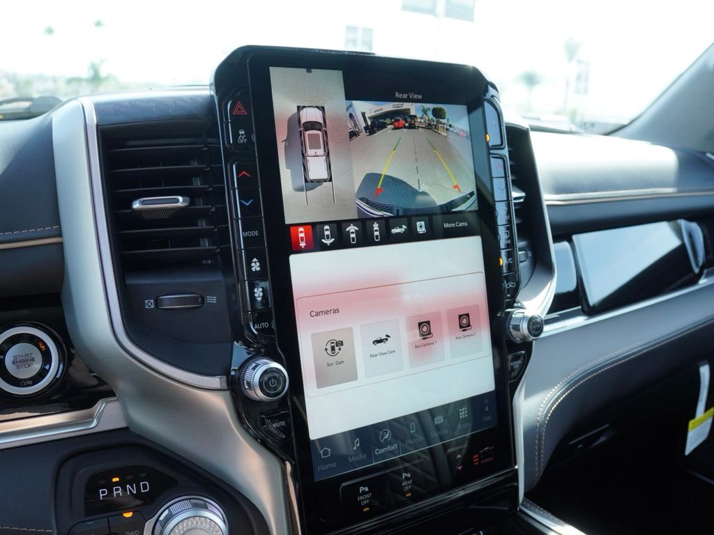 New 2026 Diamond Black Crystal Pearl-Coat Exterior Paint RAM Tungsten image 17