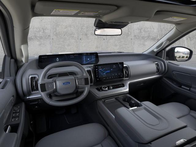 2025 Ford Expedition photo 7
