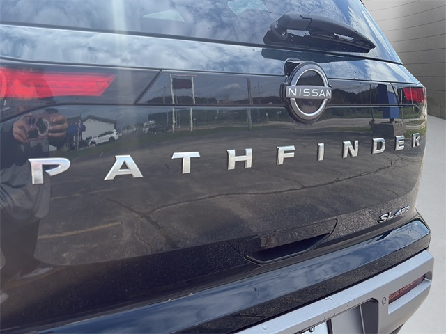 2022 Nissan Pathfinder SL photo 10