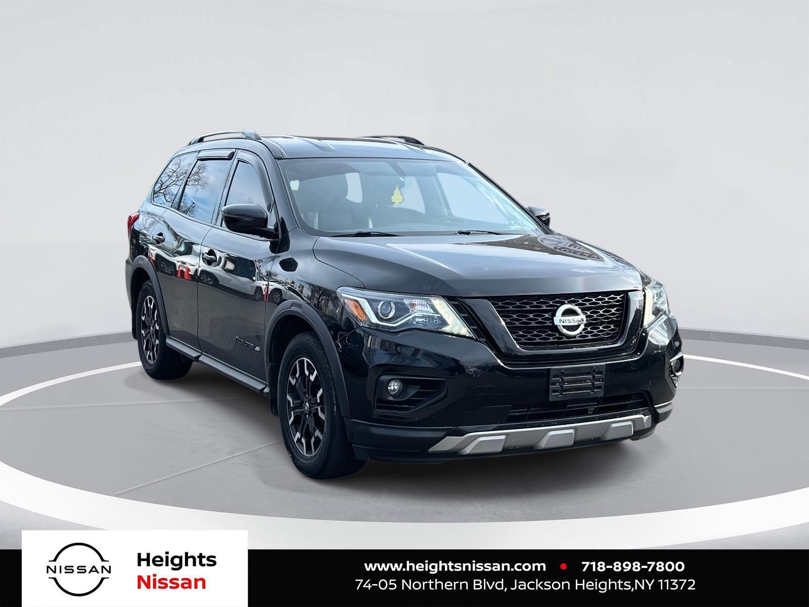 2020 Nissan Pathfinder SV's photo
