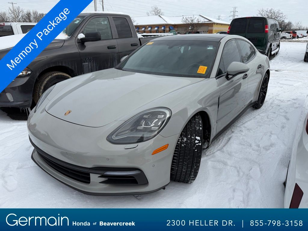 2020 Porsche Panamera Base's photo
