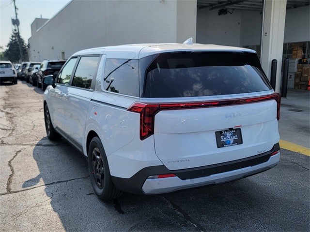 2026 Kia Carnival LXS photo 4