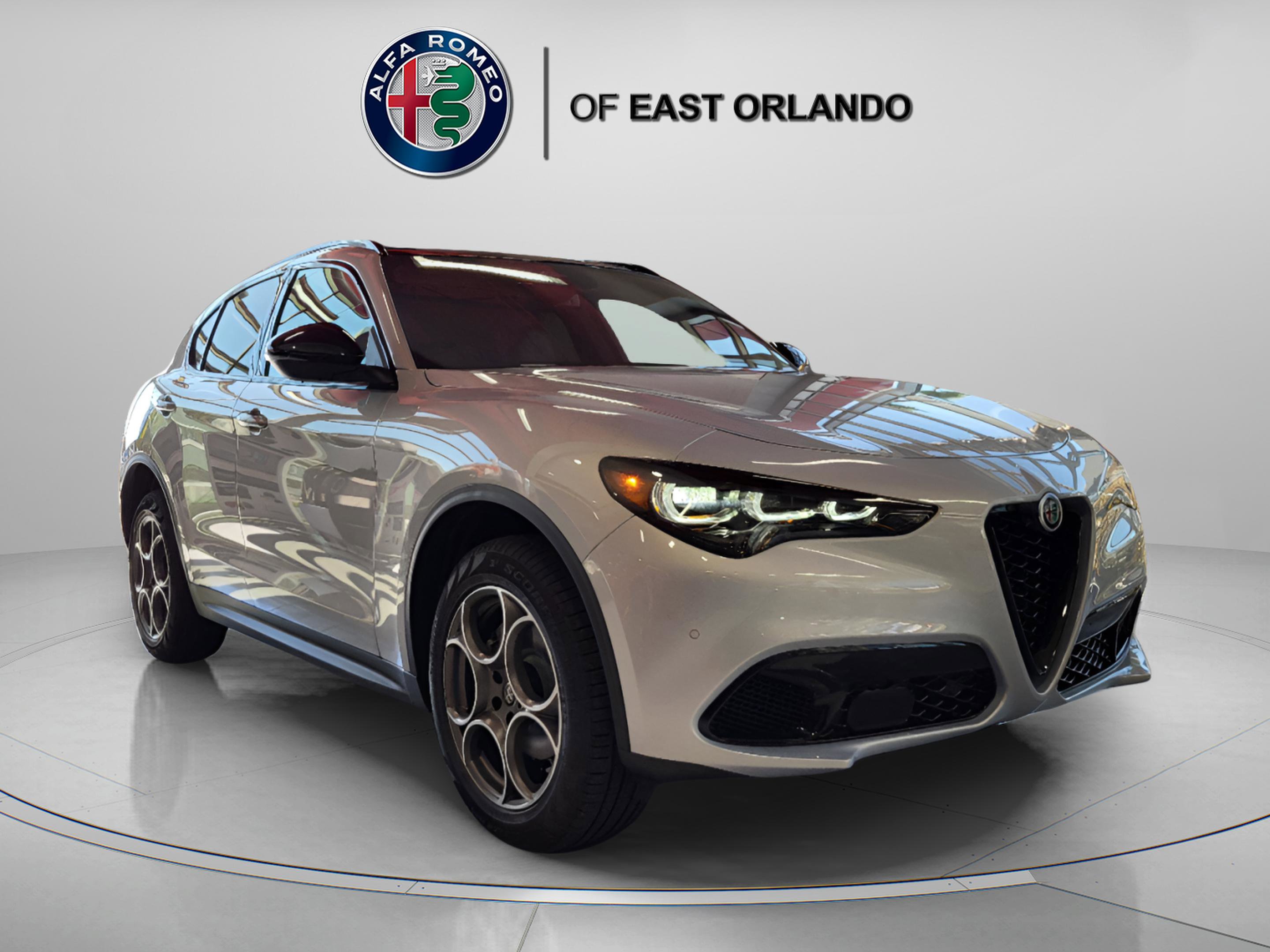 2025 Alfa Romeo Stelvio Base