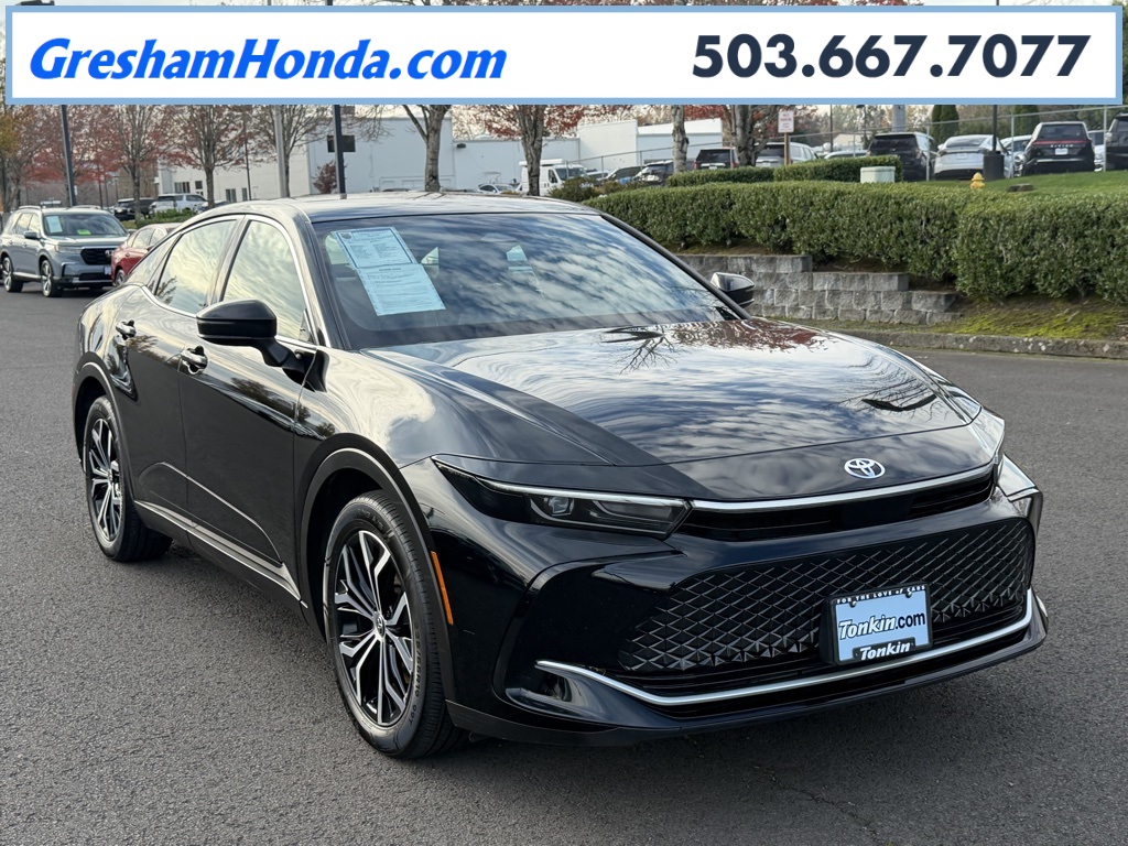 2024 Toyota Crown XLE's photo