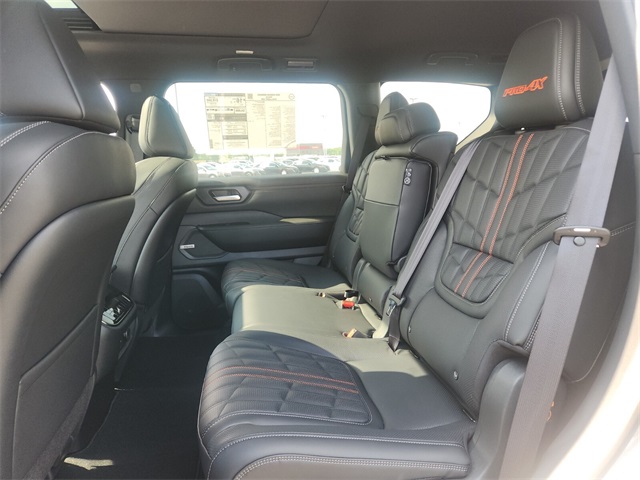 2025 Nissan Armada photo 5