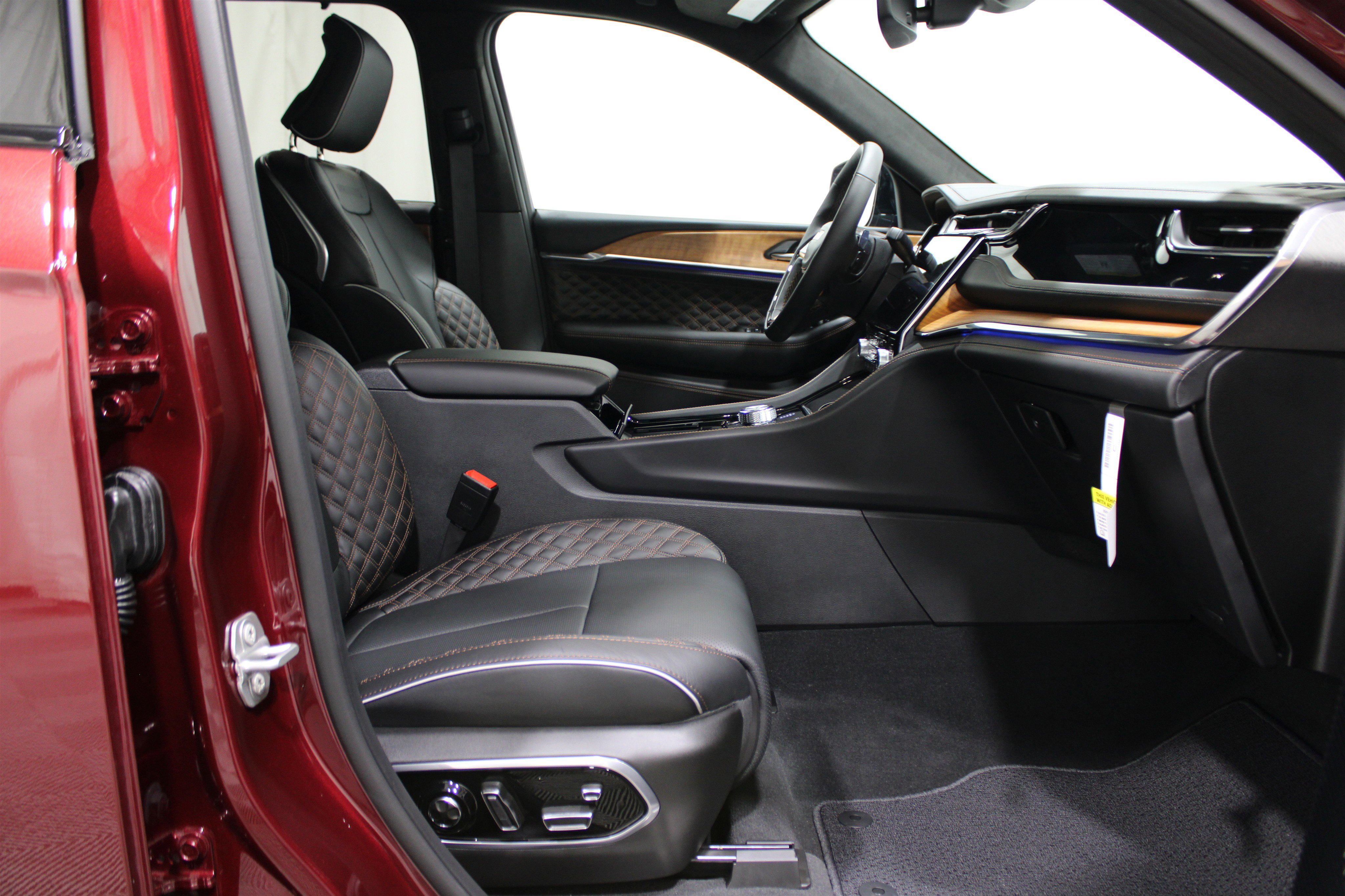 2025 Jeep Grand Cherokee L Summit Reserve photo 27