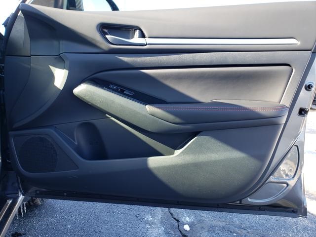 2025 Nissan Altima SR photo 19