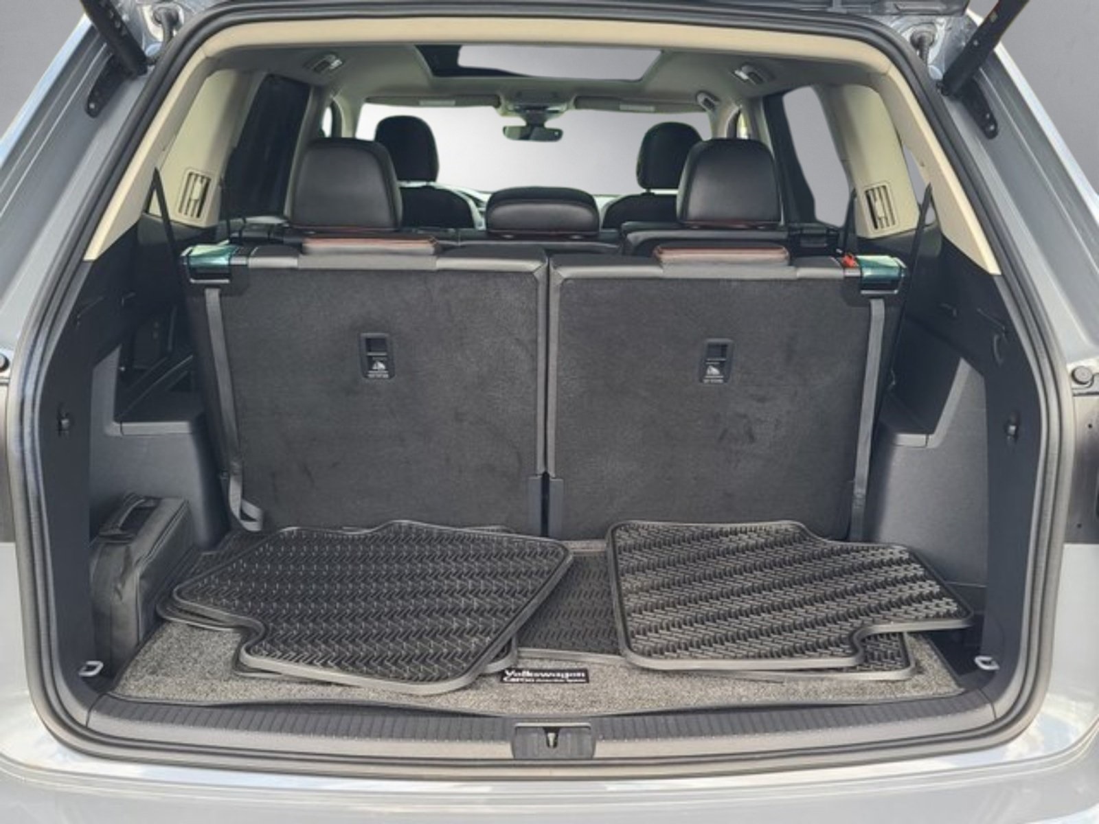 2025 Volkswagen Atlas Peak Edition photo 13