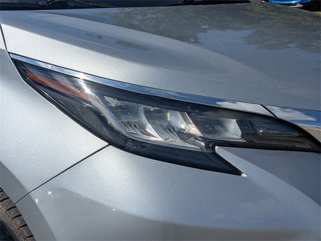 2022 Toyota Sienna XLE photo 6