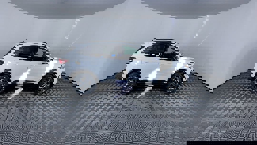 2025 Ford Escape photo 8