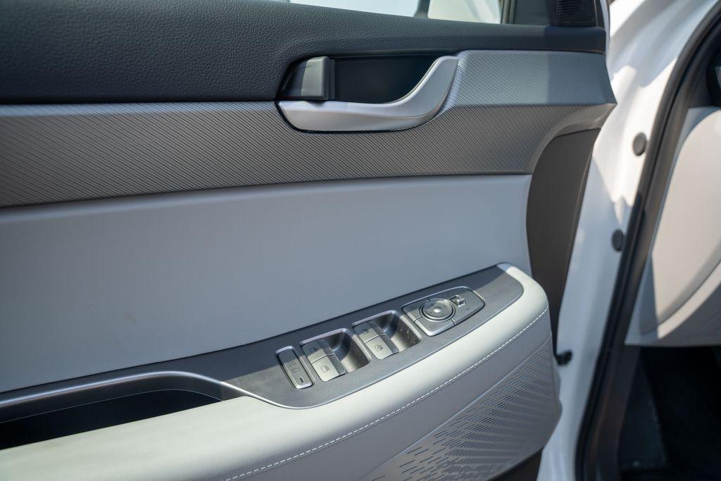 2026 Hyundai Palisade SEL photo 18