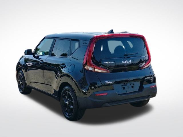 2022 Kia Soul LX photo 3