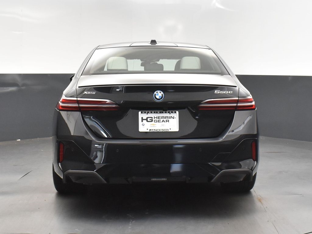 2026 Bmw 550e xDrive photo 6