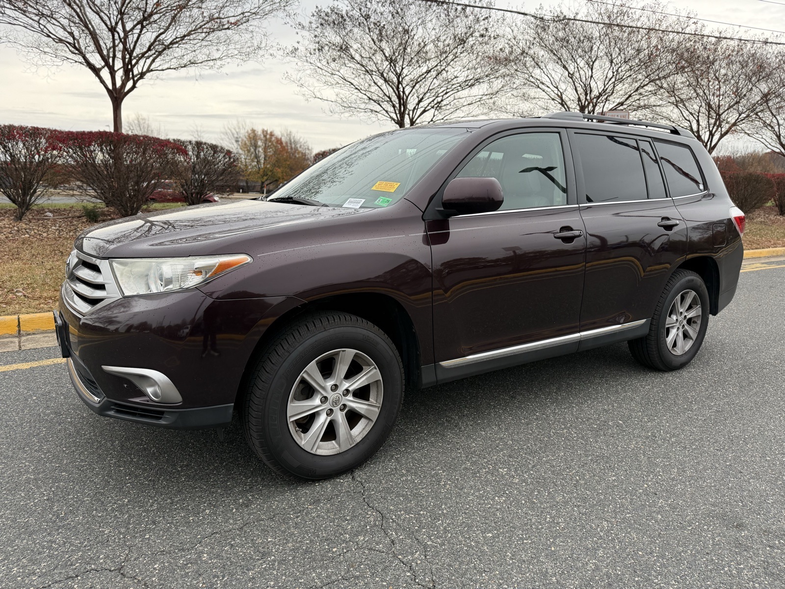 2012 Toyota Highlander SE photo 2