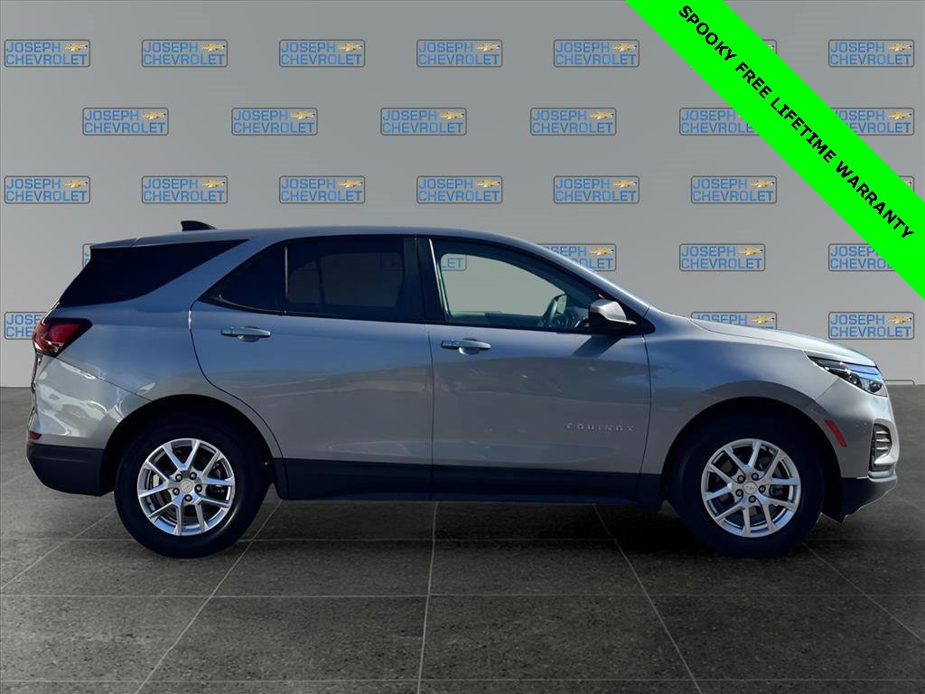 2023 Chevrolet Equinox LS photo 4