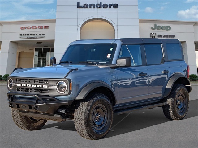 2024 Ford Bronco 4-Door Black Diamond's photo