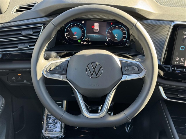 2025 Volkswagen Atlas Cross Sport SEL Premium R-Line photo 6