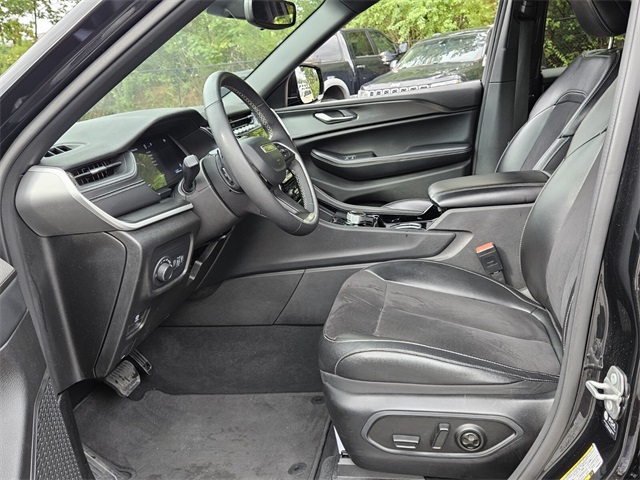 2023 Jeep Grand Cherokee Altitude photo 5