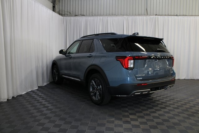 2025 Ford Explorer photo 24
