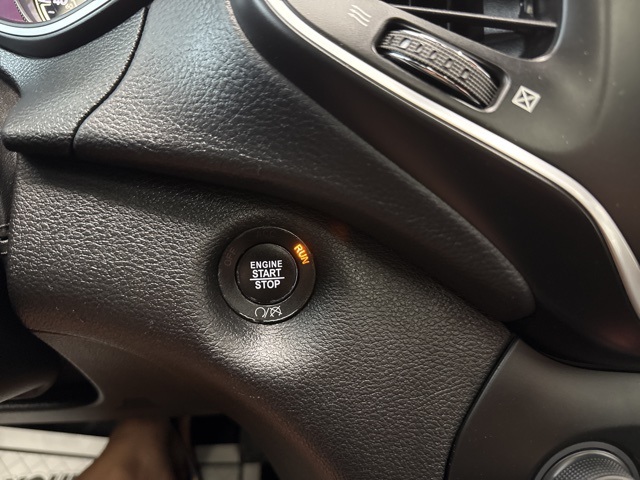 2021 Jeep Cherokee Latitude Lux photo 21