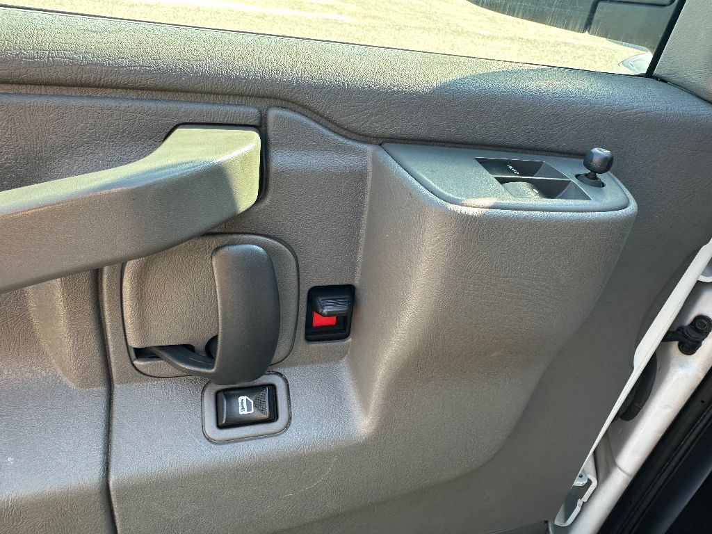 2019 Chevrolet Express Passenger 3500 LT photo 14