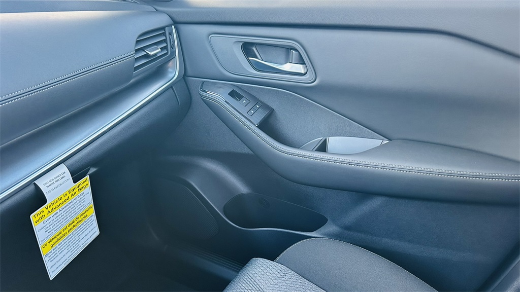 2026 Nissan Rogue SV photo 24