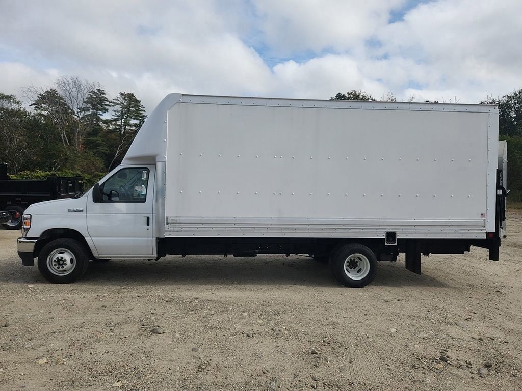 2024 Ford E-450 photo 4