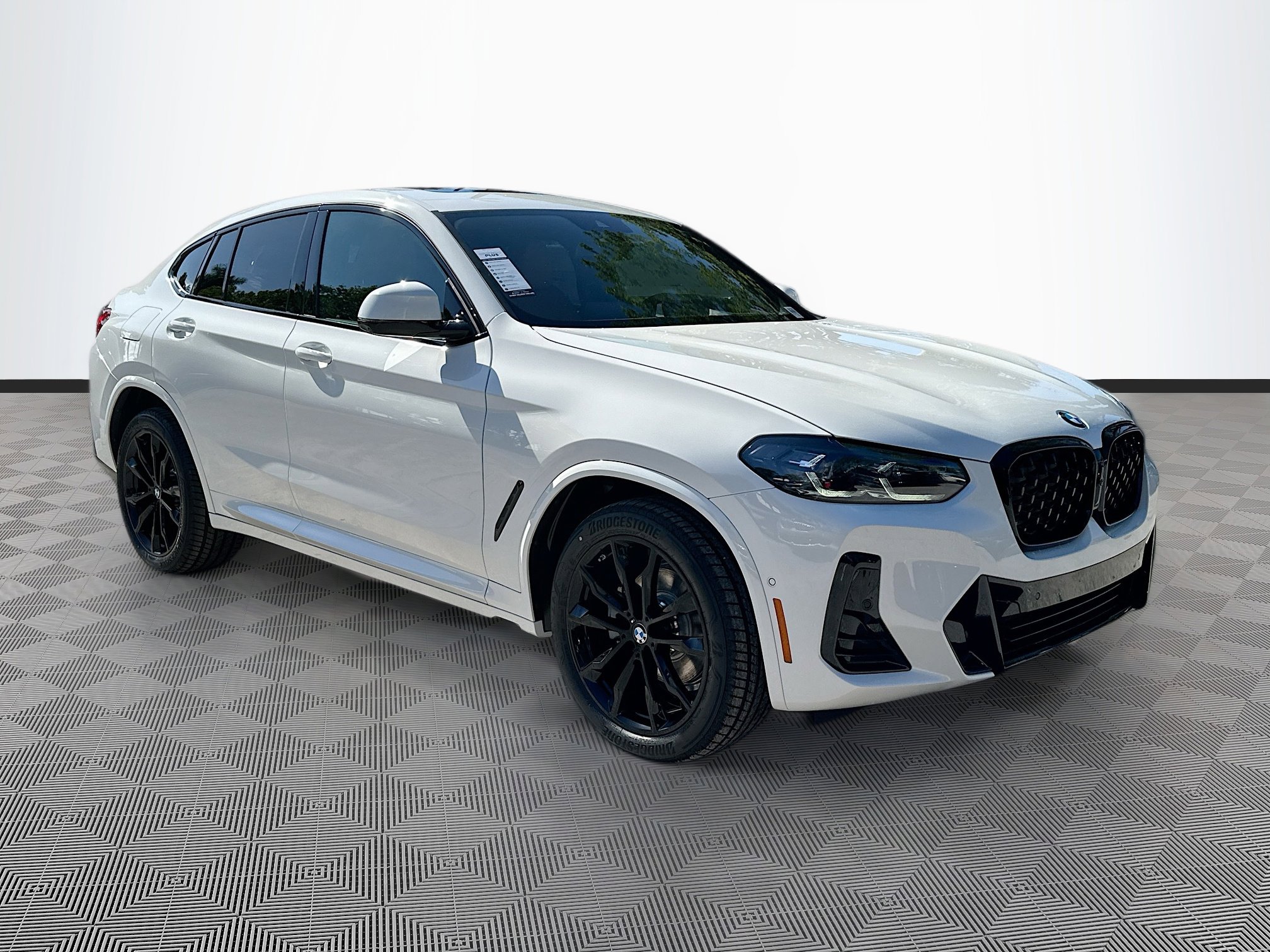 2025 BMW X4 30i's photo