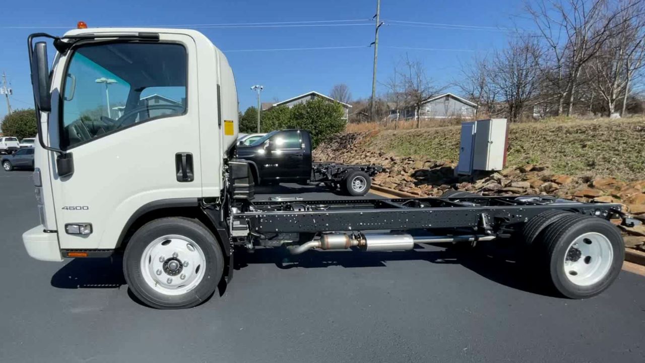 2024 Chevrolet Silverado 4500HD photo 25